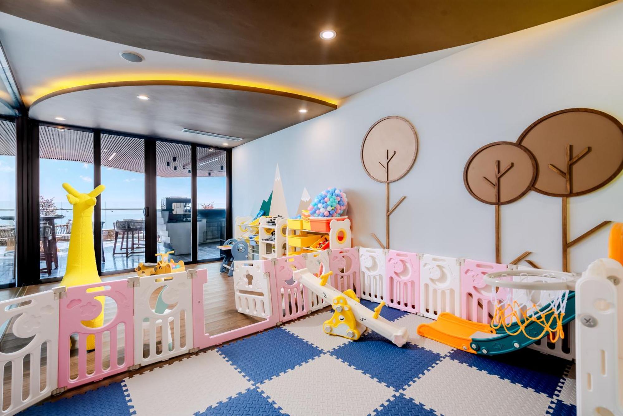 Poseido Hotel Quang Binh Донгхой Экстерьер фото