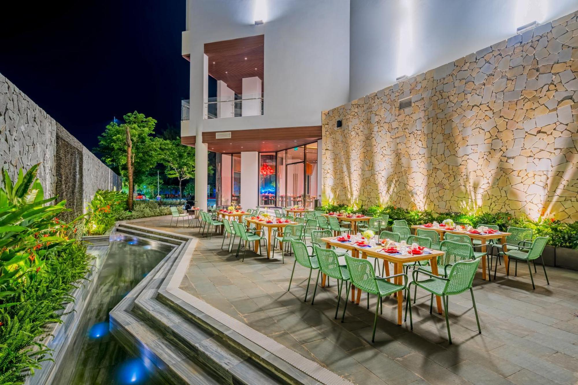 Poseido Hotel Quang Binh Донгхой Экстерьер фото
