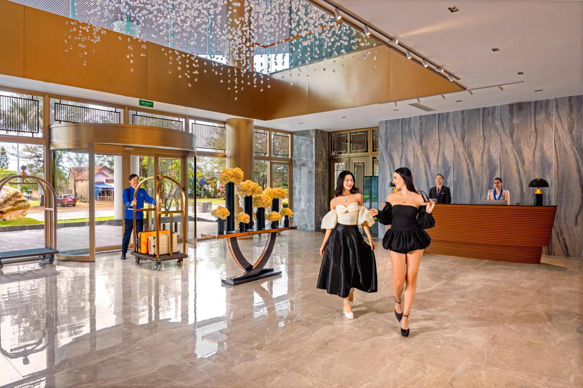 Poseido Hotel Quang Binh Донгхой Экстерьер фото