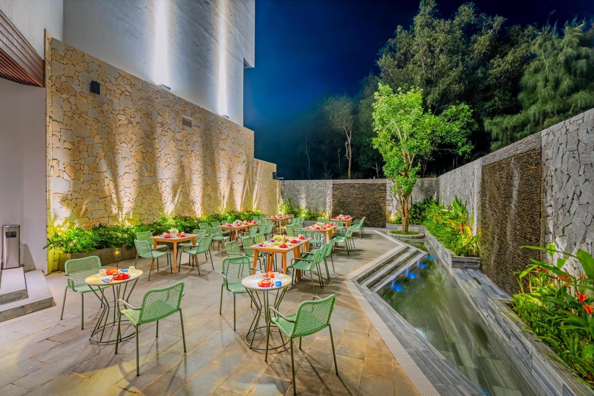 Poseido Hotel Quang Binh Донгхой Экстерьер фото